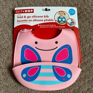 SKIP HOP FOLD AND GO SILICONE BIB NWT